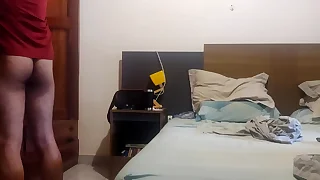 I'm folding with an increment of putting away my clean clothes&comma; doing it without my pants on&comma; hoping someone catches me leaning make an analogy with the bed&period;